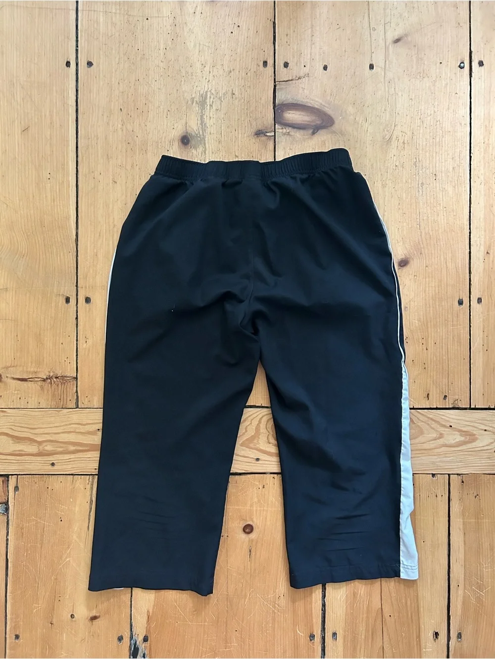 Vintage Reebok Black Athletic Capri Pants with White Side Panels - Picture 2 of 6